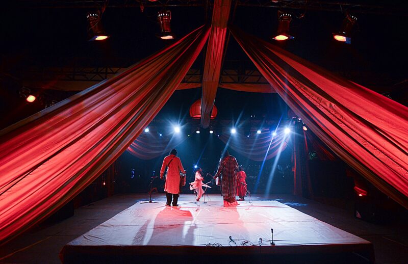 617277_10151324346322806_622031690_o